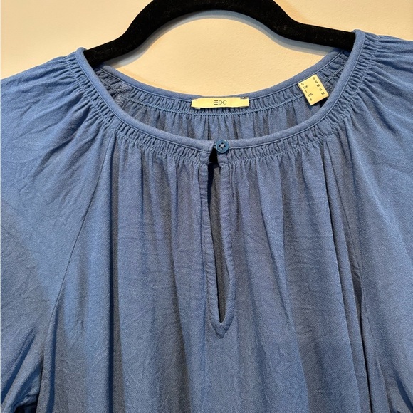 💕3/$25💕 edc by Esprit Key Hole Blouse - Picture 7 of 8